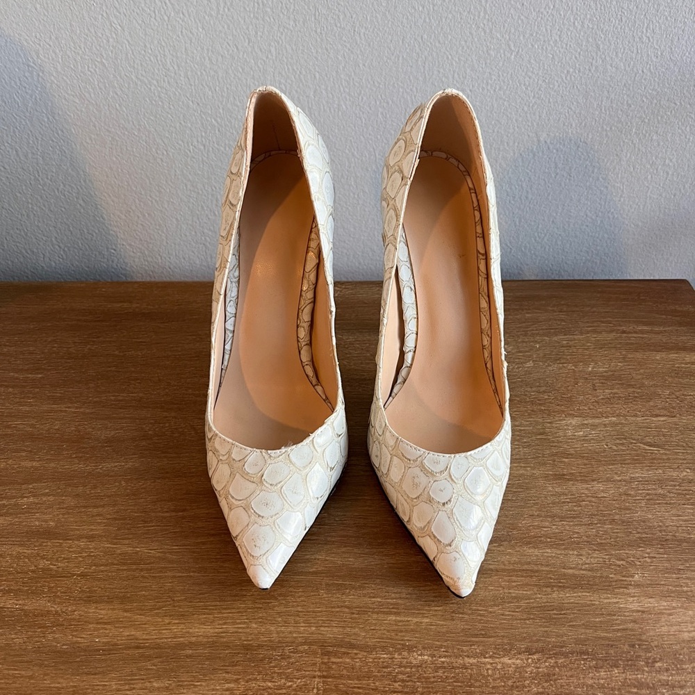 Elegant Cream Textured Women's Pumps